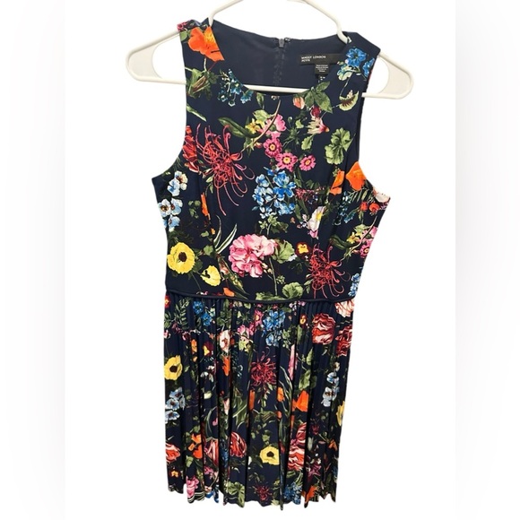 Maggy London Navy floral dress petite size 10P - Picture 5 of 12
